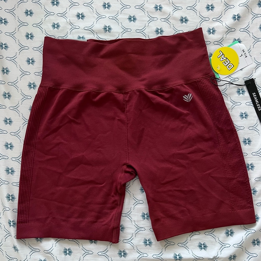 FOREVER 21 BURGUNDY HIGH RISE SEAMLESS WORKOUT SHORT